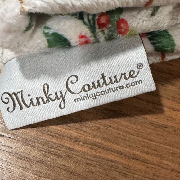 Minky Couture Plush Christmas Holly Themed Holiday Print Standard Pillowcase - Picture 4 of 9